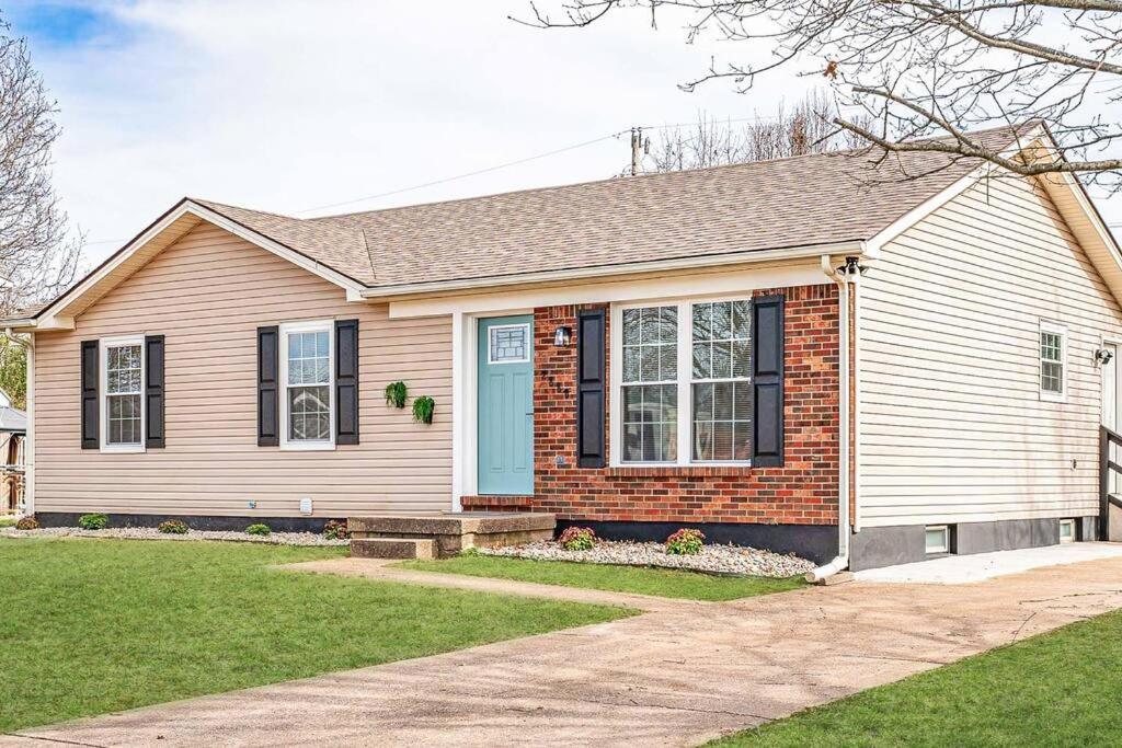 Essential Escape Radcliff Exterior foto